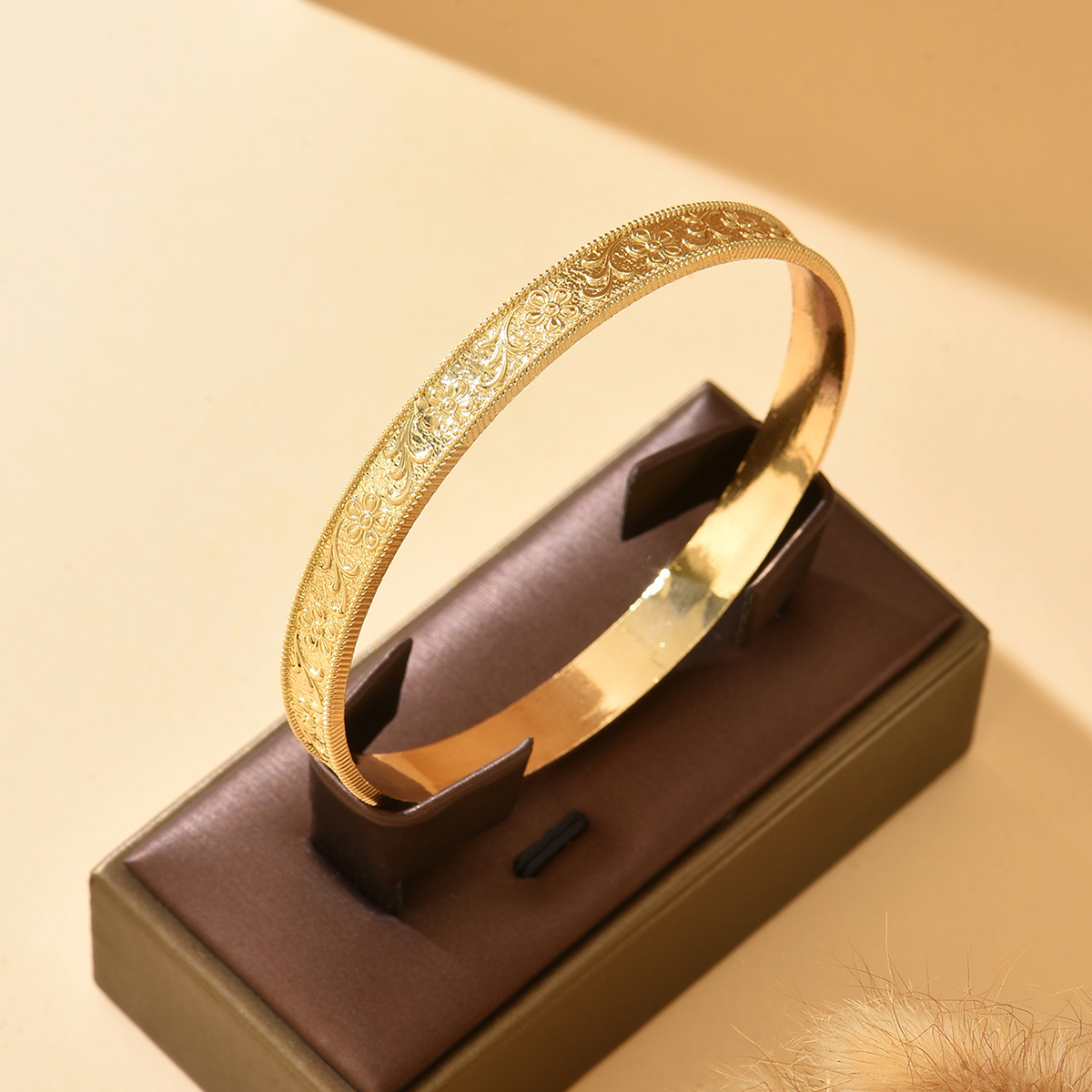 Men Accessories For Wrist - Acessório de Mão Golden Bride com