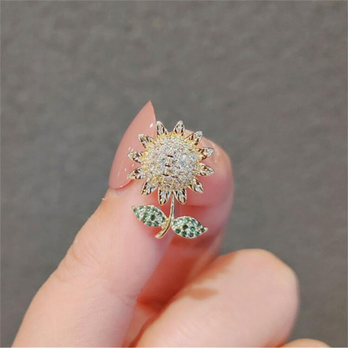 Men'S Accessories Trends 2025 - 1 Broche de Girassol para Homens